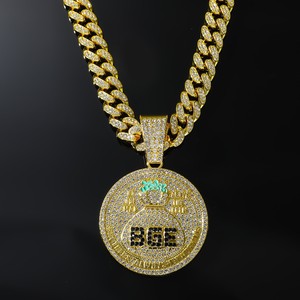 Pendentif sac d'argent BGE doré serti de pierres avec chaîne cubaine pour bijoux de déclaration pour hommes hip-hop et streetwear urbain - Product Image 4
