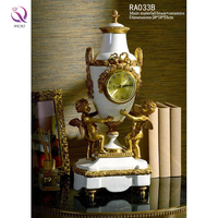 Horloge de siège de luxe en laiton européen Céramique Poupée ange en cuivre pur Boutique Ornement néoclassique Horloge de table pour porche de salon