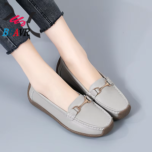 Chaussures plates pour femmes, faciles à enfiler, plates décontractées à largeur étendue pour toutes les saisons, semelle intérieure confortable en PU - Product Image 4