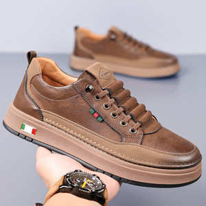 Baskets en cuir blanches pour hommes, bout rond, plateforme, semelle en caoutchouc amortie, chaussures décontractées pour la marche - Product Image 3