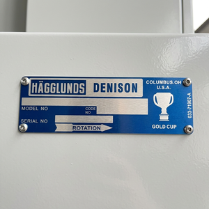 Plat Nomor Kendaraan & Label Trailer Aluminium Anodized Modern dengan Logo Kustom, Finishing Tahan Lama, Pilihan Warna Kustom - Product Image 1