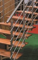 Edelstahl-Treppengeländer mit Rundstab-Balustraden |   Poliertes Handlaufsystem für Büros, öffentliche Gebäude und moderne Architektur