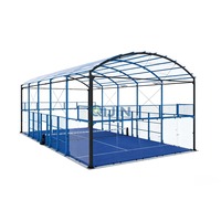 Système de terrain de padel couvert QJIN pour l'extérieur avec structure de toit commerciale, solution d'installation sportive et conception en verre de sécurité