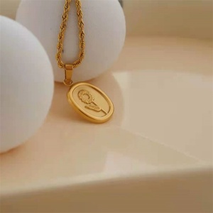 สร้อยคอแฟชั่นใหม่ ชุบทอง 18k สแตนเลสสตีล ลายดอกทานตะวัน พร้อมเชือกถัก - Product Image 4