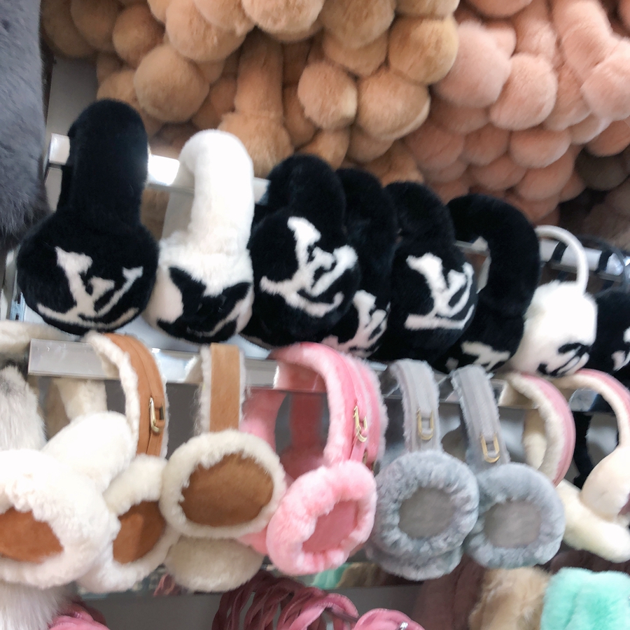 Cuffie da donna in vera pelliccia di alta qualità eleganti scaldamuscoli da donna Comfort peluche muffola da corsa paraorecchie da ciclismo inverno all'aperto