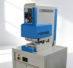 Machine automatique CNC horizontale pour le <span class=keywords><strong>nettoyage</strong></span> et le soudage des coins des cadres <span class=keywords><strong>PVC</strong></span>/UPVC, ligne de production de fenêtres et de portes - Product Image 1