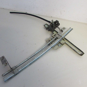 Elevalunas Manual Usado para Lancia Prisma 82-89, Lado Trasero Derecho (17372 4-3-D-4) - Product Image 1