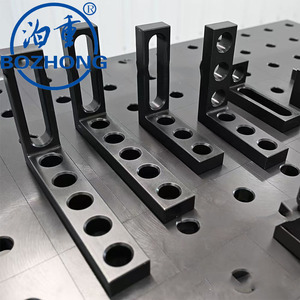Table de soudage modulaire en fonte robuste D28 Système de serrage flexible 3D avec pieds réglables pour station de soudage - Product Image 2