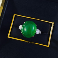 Grande bague en agate ovale 12*14mm en argent 925 calcédoine verte glacée avec anneaux fins incrustés