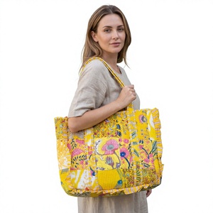 Sac fourre-tout élégant pour femme, fait main, en coton matelassé, avec grande volanture, broderie vintage, couleur unie, à porter à l'épaule, de qualité supérieure - Product Image 1