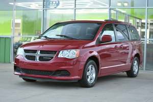 รถตู้มินิแวนมือสองปี 2012 รุ่น Grand SXT 4 ประตู ขับเคลื่อนสี่ล้อ เบาะหนัง หลังคาซันรูฟ กล้องมองหลัง พวงมาลัยซ้าย ไฟ LED - Product Image 2