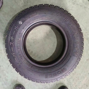 Pneu Nexen 5.00R12 LT avec 12PR, design <span class=keywords><strong>à</strong></span> bande de roulement profonde, pneu commercial haute performance pour mini-bus, idéal pour le transport rural et les transports publics - Product Image 4