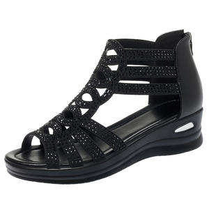 Sandales romaines à bout ouvert pour femmes, à semelle épaisse, nouvelle collection été 2024, pour femmes d'âge moyen et âgées, chaussures confortables à semelle souple et compensée - Product Image 5