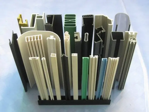 Machine <span class=keywords><strong>JWELL</strong></span> Machine de production de profilés en PVC/ligne d'extrusion de profilés en WPC pour la production de profilés spéciaux tels que des cadres de portes - Product Image 3
