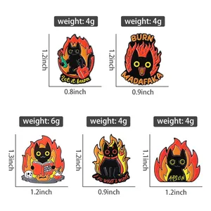 Broches de Esmalte Creativos de Gato Negro <span class=keywords><strong>con</strong></span> Llama, Personalizados, 'Hago lo <span class=keywords><strong>que</strong></span> quiero, deja <span class=keywords><strong>que</strong></span> se queme', Joyería Animal, Regalo para Amigos - Product Image 2