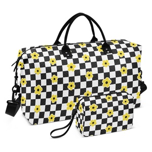 Juego de 2 Bolsas de Viaje para Mujer, Bolsa de Lona con Diseño a Cuadros Personalizado, Bolsa de Fin de Semana Acolchada con Bolsa Organizadora - Product Image 1