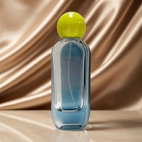 Flacon de parfum de luxe en verre transparent carré de 50 ml de haute qualité avec bouchon pulvérisateur à sertir
