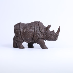 Œuvre d'art en forme de <span class=keywords><strong>rhinocéros</strong></span> sculptée à la main en pierre de café - Artisanat exquis - Product Image 1