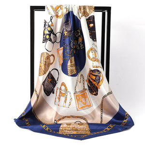 Foulard en satin avec logo, foulard de tête en satin à bas prix, foulard en satin de soie à fleurs, foulard professionnel personnalisé à motif de fleurs en satin, vente en gros - Product Image 3