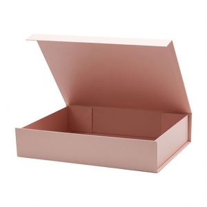Boîte cadeau en carton premium rose pâle avec fermeture magnétique et logo personnalisé - Product Image 4