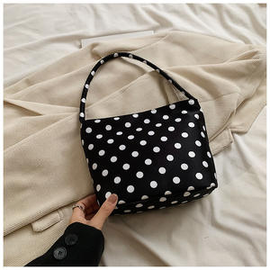 Sac à bandoulière en nylon à pois pour femmes, simple et polyvalent, petit sac sous le bras - Product Image 4