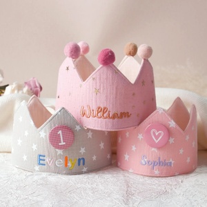 Chapeau <span class=keywords><strong>Couronne</strong></span> en Tissu de Mousseline Douce pour <span class=keywords><strong>Décoration</strong></span> d'Ambiance de Fête d'Anniversaire, Accessoire de Photographie pour Bébé, Broderie de Nom Personnalisée - Product Image 2