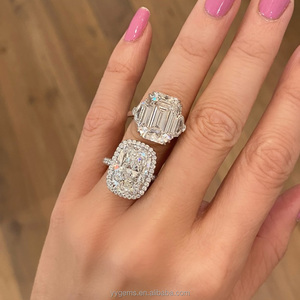 <span class=keywords><strong>Anello</strong></span> di Lusso Personalizzato <span class=keywords><strong>con</strong></span> Grande Moissanite Taglio Smeraldo da 10 Carati <span class=keywords><strong>con</strong></span> Spalline, in Oro Bianco Massiccio, Gioiello Raffinato per Donne - Product Image 4