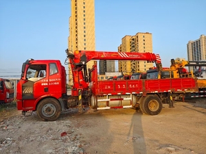Camión Grúa Usado 2018 4x2 con Caja de Carga de 5.7m, Capacidad de Elevación de 10 Toneladas, Brazo Recto de 5 Secciones, para Instalación de Equipos y Negocios de <span class=keywords><strong>Alquiler</strong></span> - Product Image 4