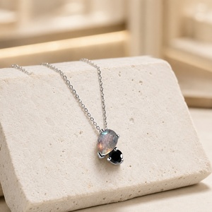 Collar de Plata de Ley 925 con Labradorita y Obsidiana Negra, Colgante Toi Et Moi con Corte de Pera Natural, Estilo Moderno y Minimalista para Mujer - Product Image 1