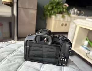 Appareils photo numériques professionnels d'occasion <span class=keywords><strong>Canon</strong></span> <span class=keywords><strong>R50</strong></span> avec objectif 18-45 mm, format APS-C CMOS, vente en gros - Product Image 1