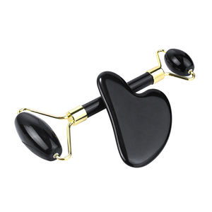 <span class=keywords><strong>Rullo</strong></span> facciale in ossidiana nera e Set Gua Sha <span class=keywords><strong>rullo</strong></span> <span class=keywords><strong>di</strong></span> <span class=keywords><strong>giada</strong></span> nera naturale e massaggiatore Gua Sha <span class=keywords><strong>rullo</strong></span> <span class=keywords><strong>di</strong></span> <span class=keywords><strong>giada</strong></span> all'ingrosso Guasha - Product Image 4