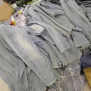 Venta al por mayor de jeans nuevos de moda para mujer, lavados, surtidos, económicos, con descuento, de estilo y color aleatorios, para África y Sudeste Asiático. - Product Image 6