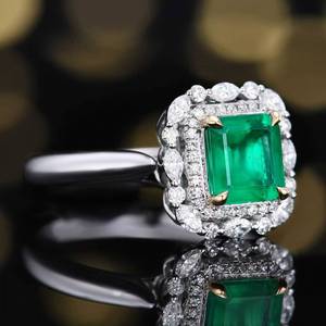 Anillo de Esmeralda Natural Muzo de Corte Esmeralda en Oro Blanco de 18K, Esmeralda Muzo de 1.29ct, 55 Diamantes, Doble Halo, Anillo de Compromiso para Mujer - Product Image 2