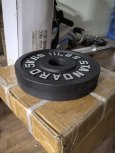 Disques de musculation en fonte peinte, à gros trous, à 4 nervures, antidérapants, durables, de 2,5 à 25 kg, noirs, pour la musculation à domicile ou en salle de sport - Product Image 6
