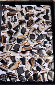 Fournisseur direct d'usine, pierre précieuse d'agate noire à bandes, cabochon naturel pour la fabrication de bijoux, disponible au prix direct d'usine - Product Image 2