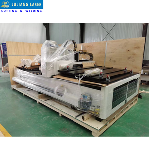 Máquina de Corte Láser de Fibra CNC RAYCUS de 1500W-3000W MAX con Cabezal de Corte Raytools y BM110, Refrigeración por Agua de Precisión para Metal de 20 mm - Product Image 2