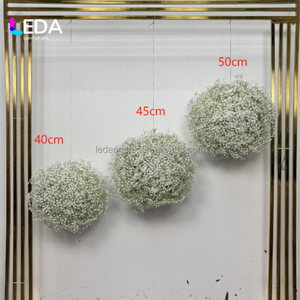 Boule de fleurs artificielles en soie LEDA 50 cm, composition florale pour centre de table de mariage et décoration d'événements festifs - Product Image 2