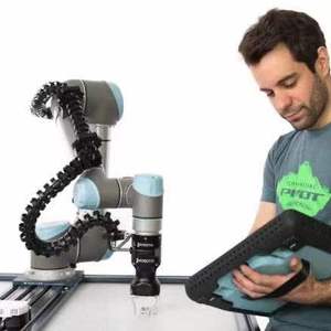 Bras de <span class=keywords><strong>robot</strong></span> collaboratif à faible coût Petit <span class=keywords><strong>robot</strong></span> <span class=keywords><strong>UR3</strong></span> <span class=keywords><strong>Robot</strong></span> de soudage à réponse rapide avec positionnement Cobot 6 axes - Product Image 5