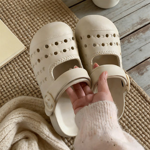 Sabots Mary Jane XIXITIAO pour femmes, sandales perforées en EVA antidérapantes, chaussures de plage à bout fermé, pantoufles d'été pour les vacances en plein air, vente en gros - Product Image 4