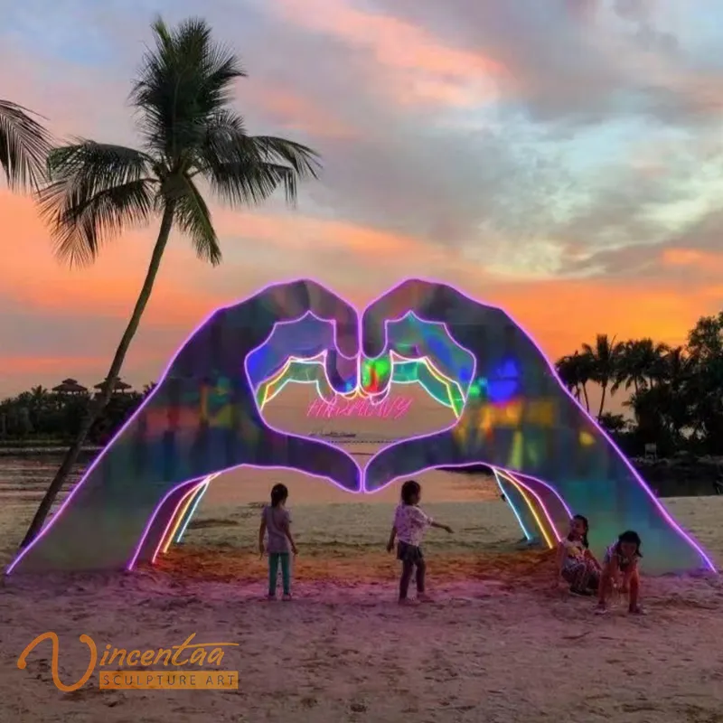 Vincentaa New Large Custom Outdoor Sculpture Colorful Light-emitting Heart Sculpture Beach Sculpture Metal Crafts