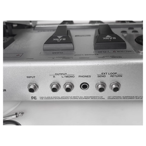 Processeur <span class=keywords><strong>d</strong></span>'Effets pour Guitare <span class=keywords><strong>d</strong></span>'<span class=keywords><strong>Occasion</strong></span> Jelo Quasi Neuf Boss GT-10 Pédale Multi-Effets avec Étui et Connectivité USB <span class=keywords><strong>Ampli</strong></span> 9V - Product Image 4