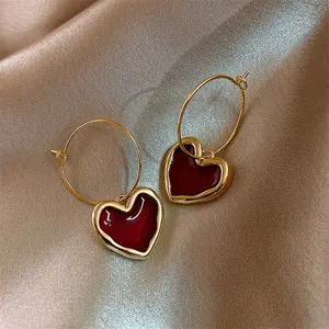 Sweet Burgundy Enamel Heart Earrings for Women Girl Gold Color Metal Love Heart Hanging Dangle Earring Vintage Jewelry