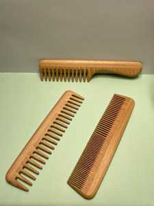 Peigne en bois écologique fait à la main pour des soins capillaires doux et un massage du cuir chevelu, adapté à un usage quotidien - Product Image 2