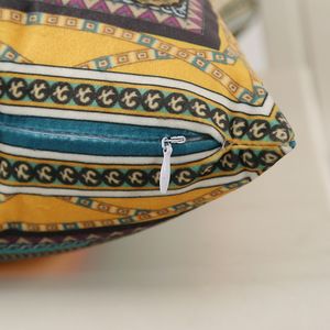 Housse de coussin en velours hollandais vintage de luxe deux côtés cheval imprimé doux et confortable avec fermeture à glissière invisible pour la maison - Product Image 3