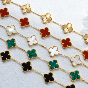 <span class=keywords><strong>Bracelet</strong></span> Trèfle à Quatre Feuilles pour Femme, Luxe Léger, Esthétique Haut de Gamme, Plaqué Or 18K, Nacre Double Face, Bijou Porte-Bonheur en Fer - Product Image 3