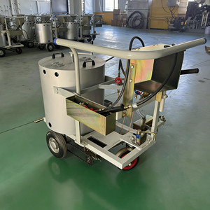 Machine de marquage routier thermoplastique <span class=keywords><strong>pour</strong></span> chaussées, <span class=keywords><strong>peinture</strong></span> de parkings et traçage de lignes routières - Product Image 4