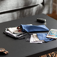 Pochette personnalisée en tissu microfibre pour lunettes Sacs en tissu noir ultra-doux avec cordon de serrage Lunettes de soleil Lentille d'appareil photo Produits d'entretien