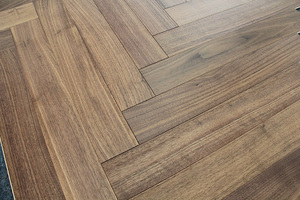 Suelo de madera de nogal de espiga 600x90x10/4mm Instalación de clic de parquet de espina de pescado para uso en interiores - Product Image 2