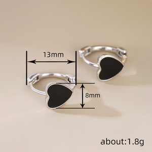 Boucles d'oreilles en forme de cœur pour femmes, design en forme de cœur, accessoires d'oreille pour usage quotidien - Product Image 4