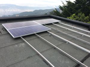 Venta al por mayor de fábrica: Sistema de paneles solares modernos de alta calidad para techos, tejas tipo shingle, marca OEM, carga de viento de 60m/s, carga de nieve de 3KN/m - Product Image 2